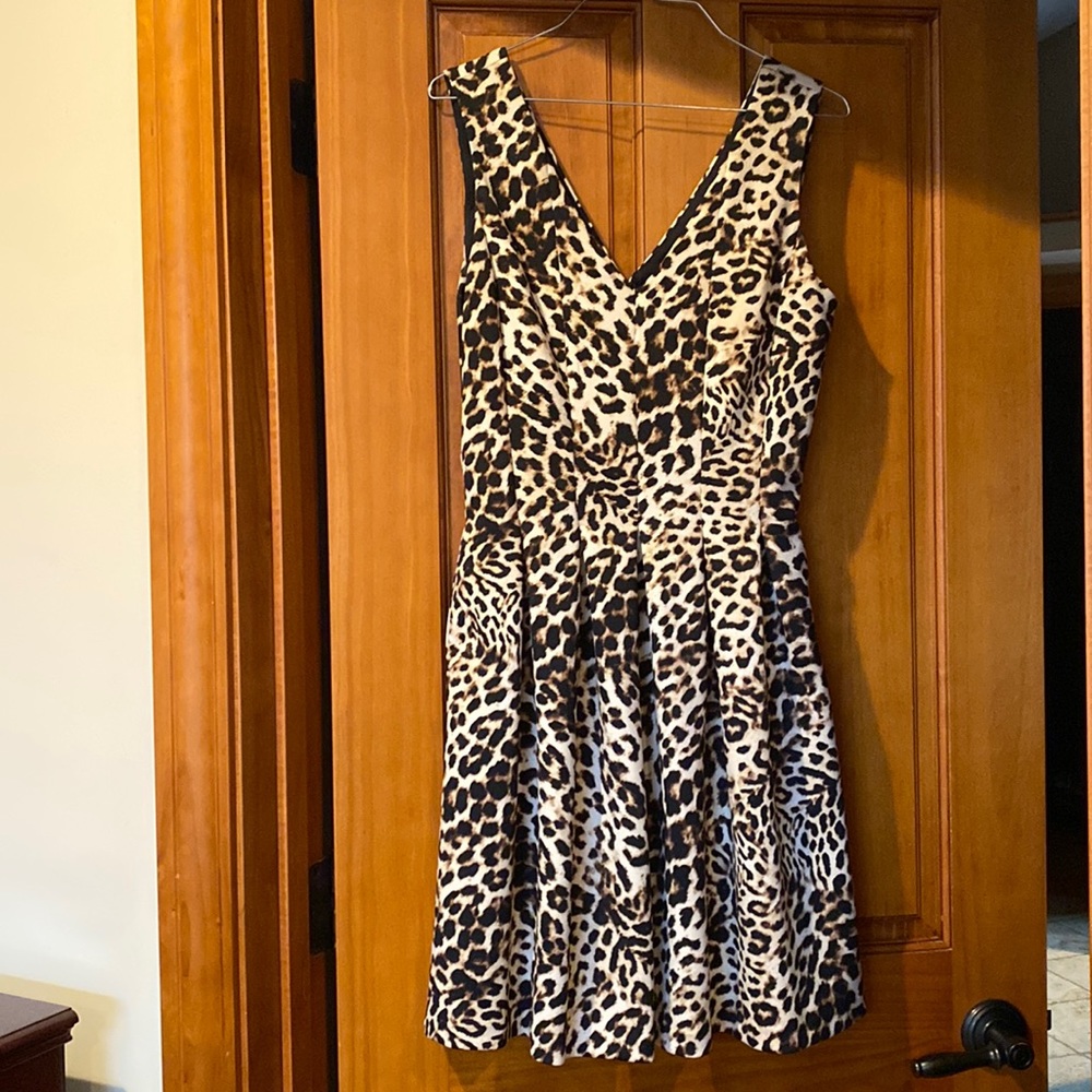 Vince Camuto animal print fit and flare dress size 8. With pockets!